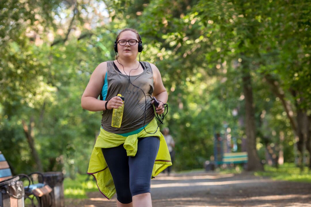 Девојка со прекумерна тежина почнала да џогира за да ослабе