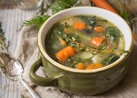 Менито за исхрана по отстранувањето на жолчното кесе вклучува супи од зеленчук