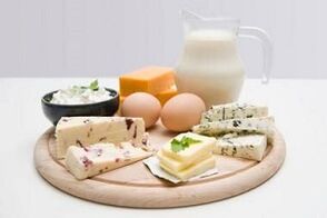 Јајца, млечни производи со малку маснотии и ферментирани млечни производи за протеинска диета