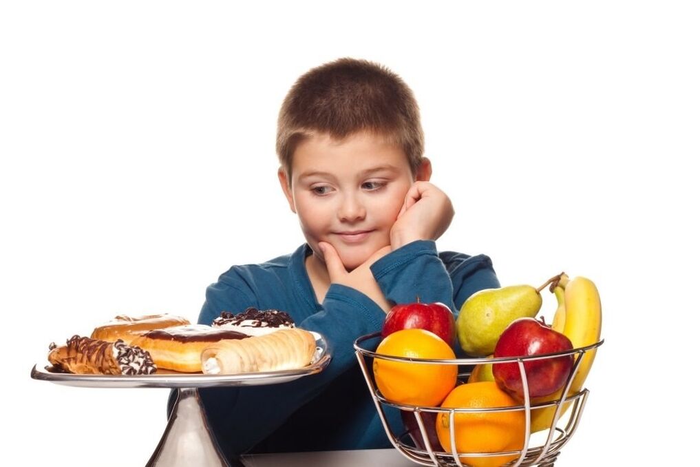 Елиминирање на нездравата храна со шеќер од исхраната на детето во корист на овошјето