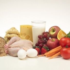 протеинска храна и овошје на диета со шест ливчиња