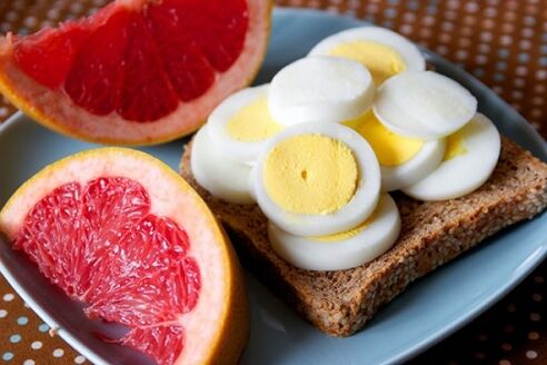 јајца и грејпфрут за диета со маги